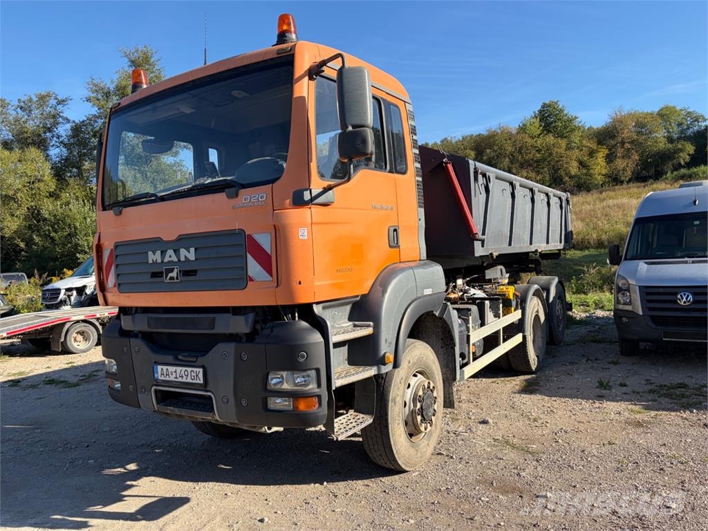 MAN TGA 28.350 6X4-4 BL شاحنات بمقصورة وهيكل