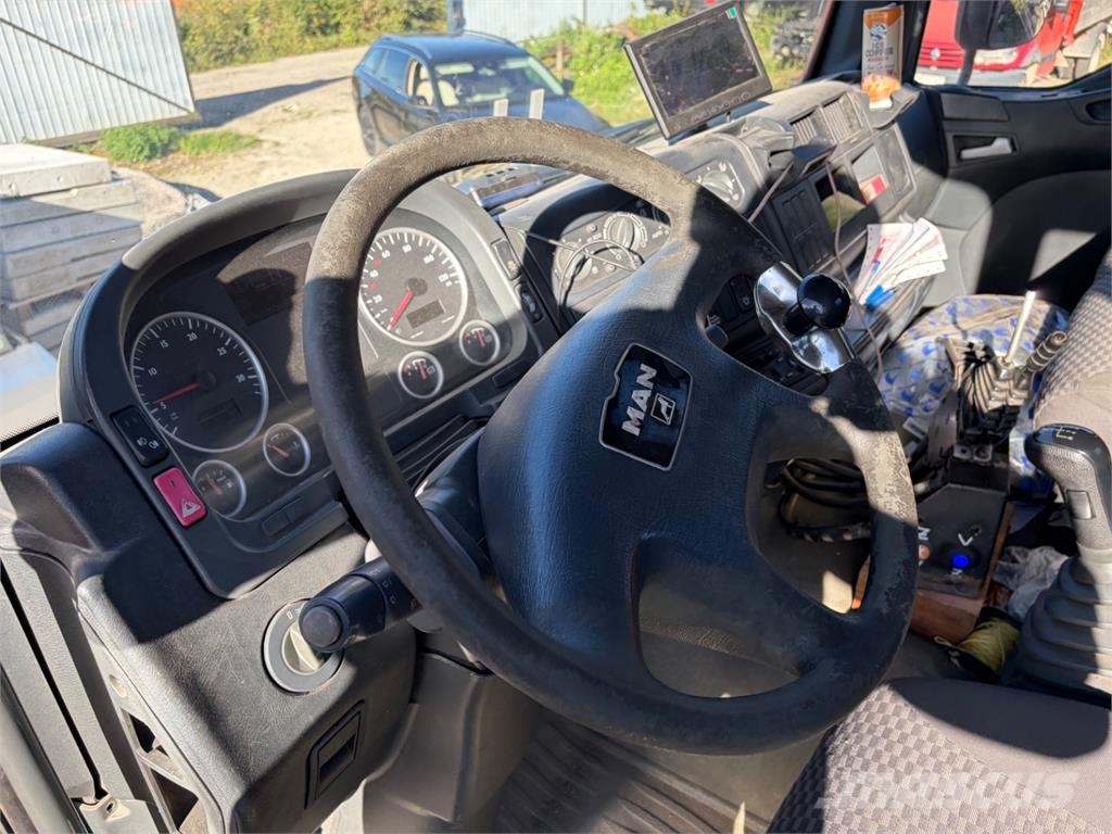 MAN TGA 28.350 6X4-4 BL شاحنات بمقصورة وهيكل