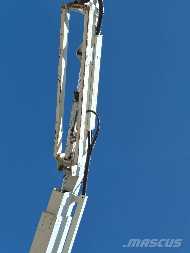 JLG 800 AJ Plataforma de trabajo articulada