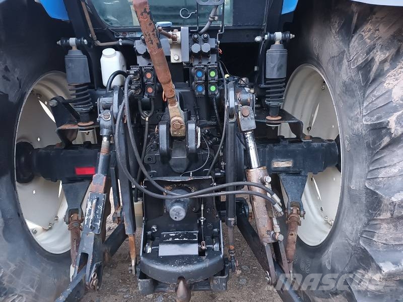 New Holland TM 120 RC الجرارات