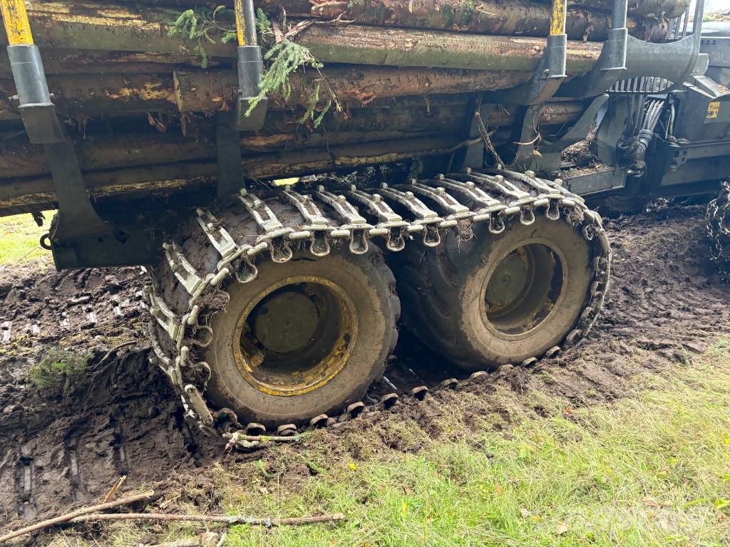 Ponsse WISENT 8W Forwarder