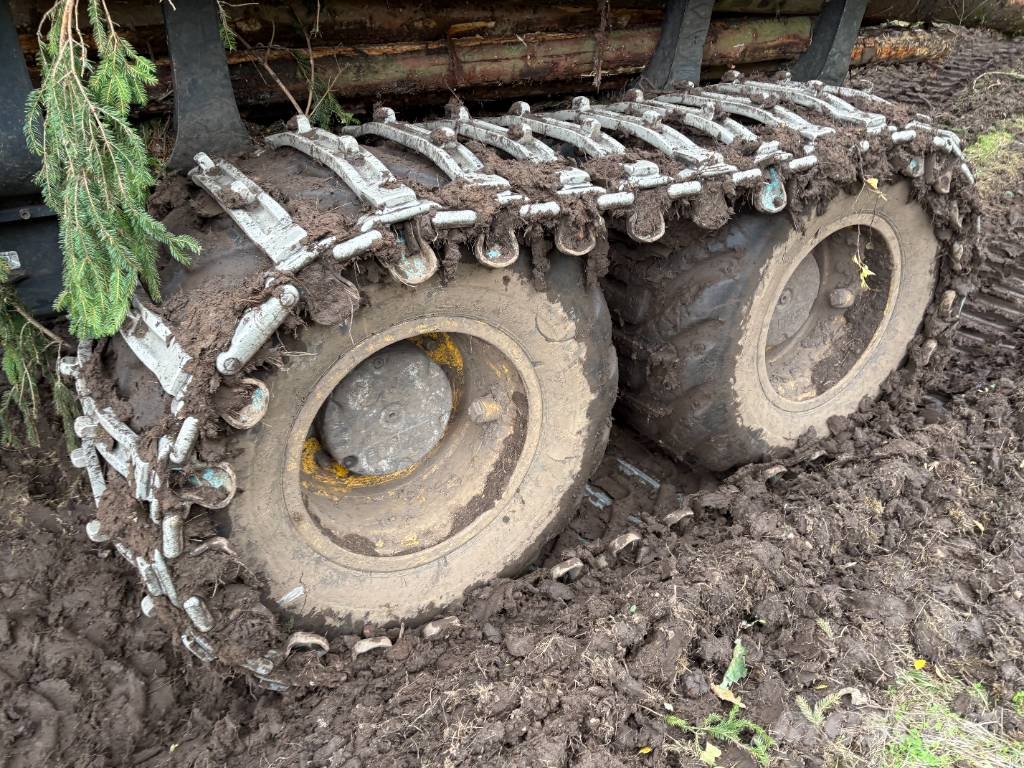 Ponsse WISENT 8W Forwarder