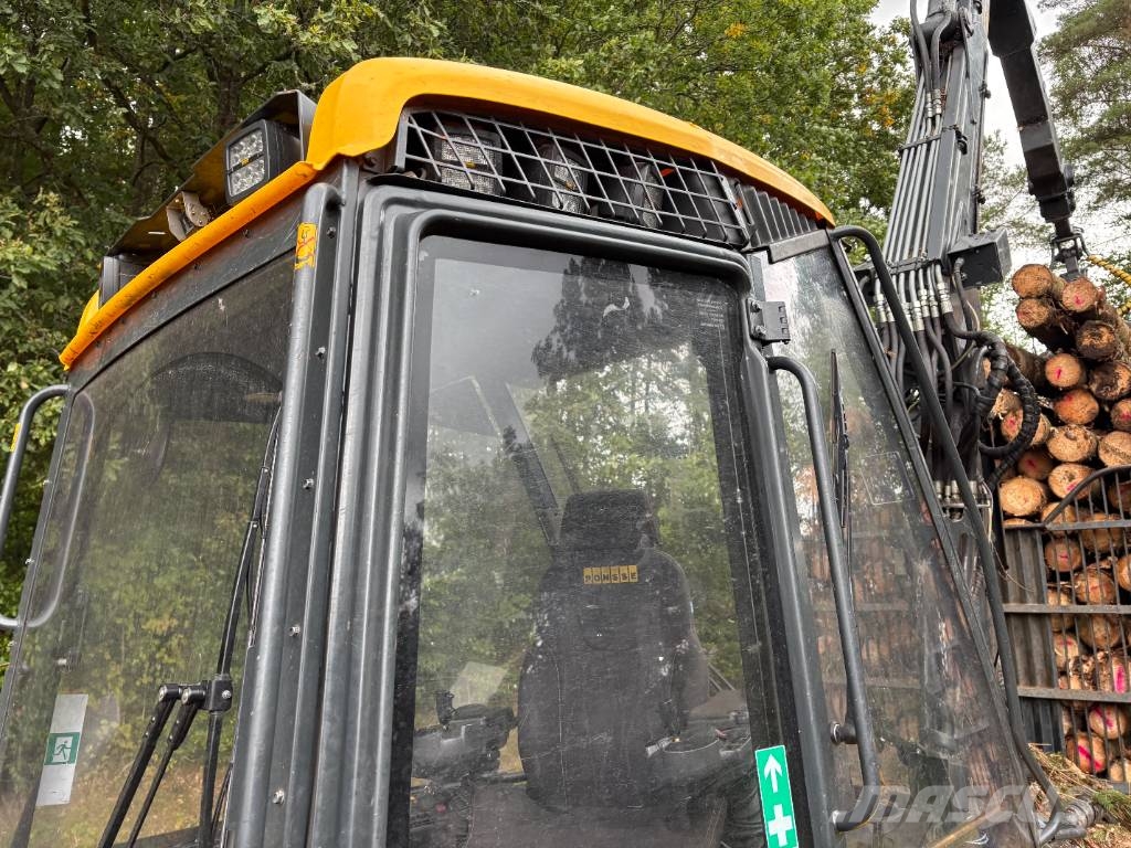 Ponsse WISENT 8W Forwarder