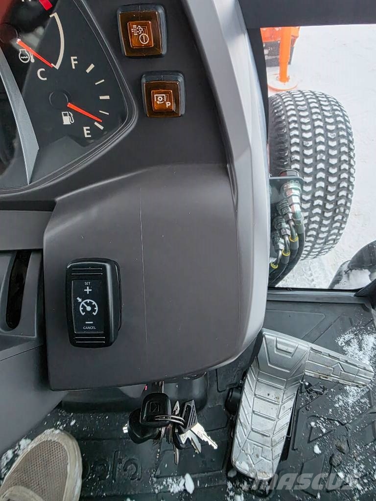 Kubota L2-552 HST جرارات مدمجة