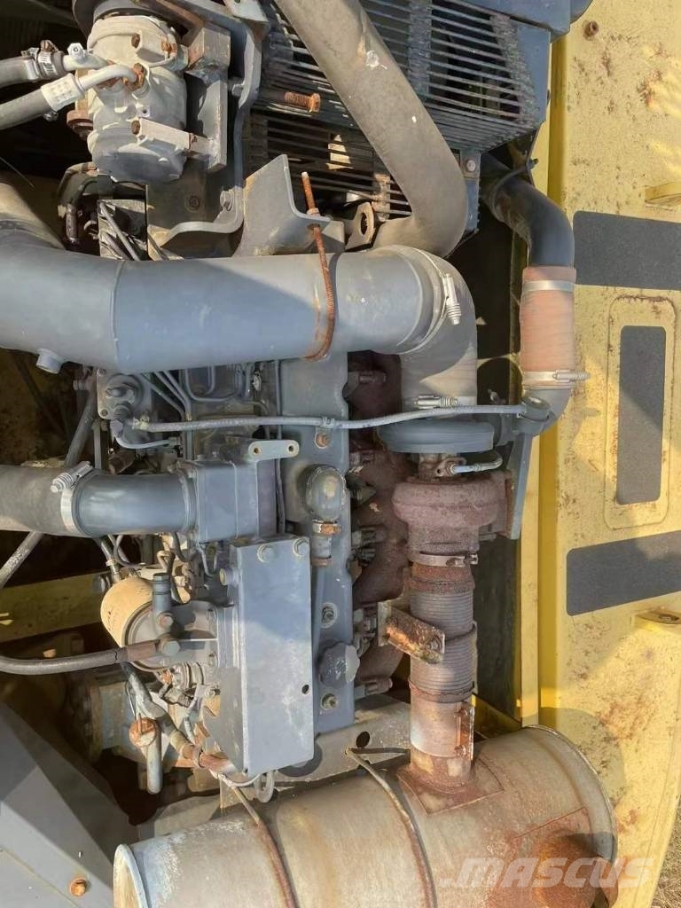 Komatsu PC 360 Paletli ekskavatörler