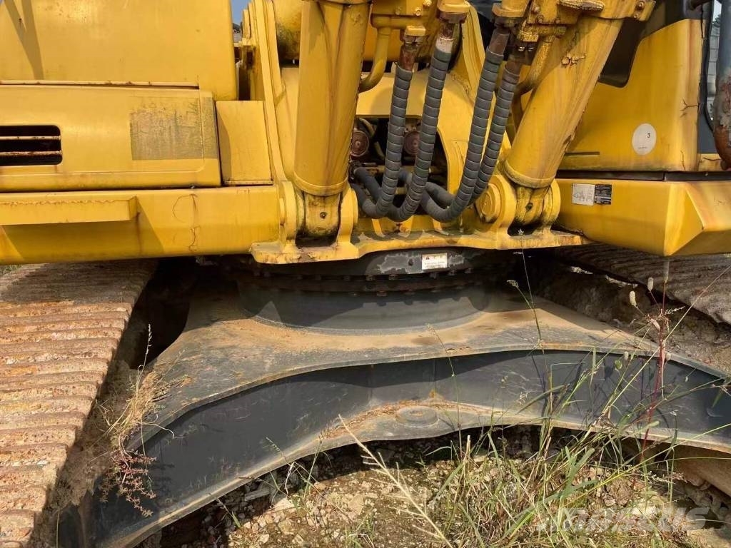 Komatsu PC 360 Paletli ekskavatörler