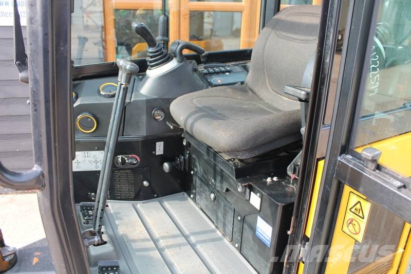 JCB 16 C-1 Mini pelle < 7t