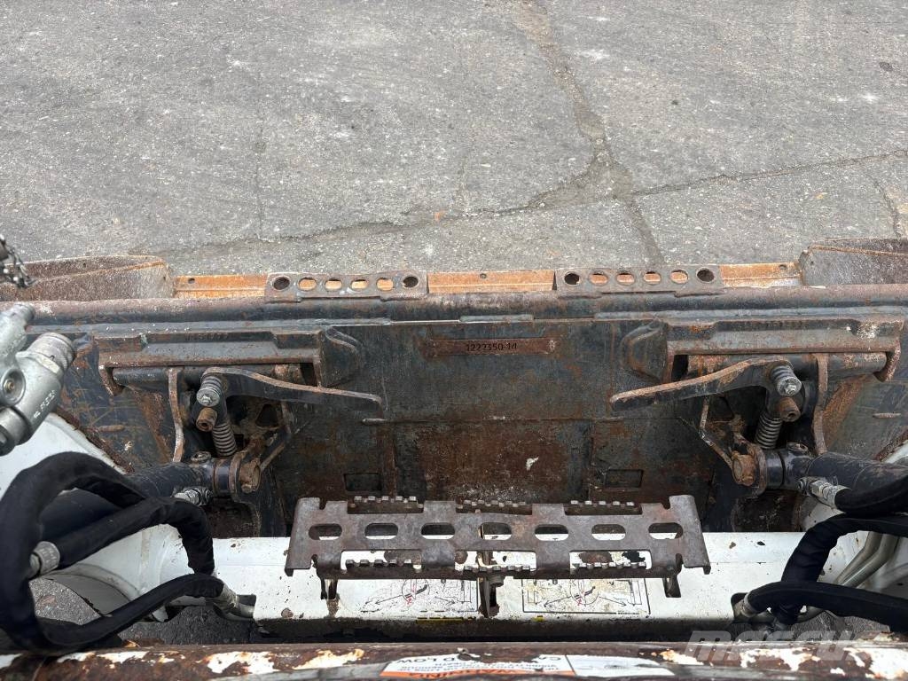 Bobcat S 450 (LOW HOURS - 2 SPEED) Skid steer mini nakladalci