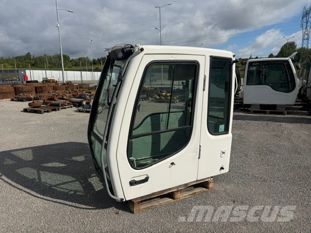 Liebherr USED CAB SERIE C كابينة والداخلية