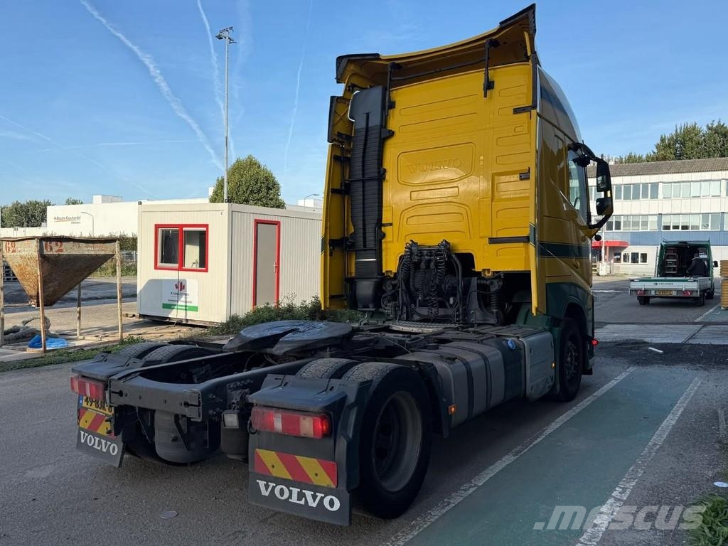 Volvo FH 460 4X2 EURO 6 MEGA + LIFTING DISH (HEFSCHOTEL) Sadulveokid