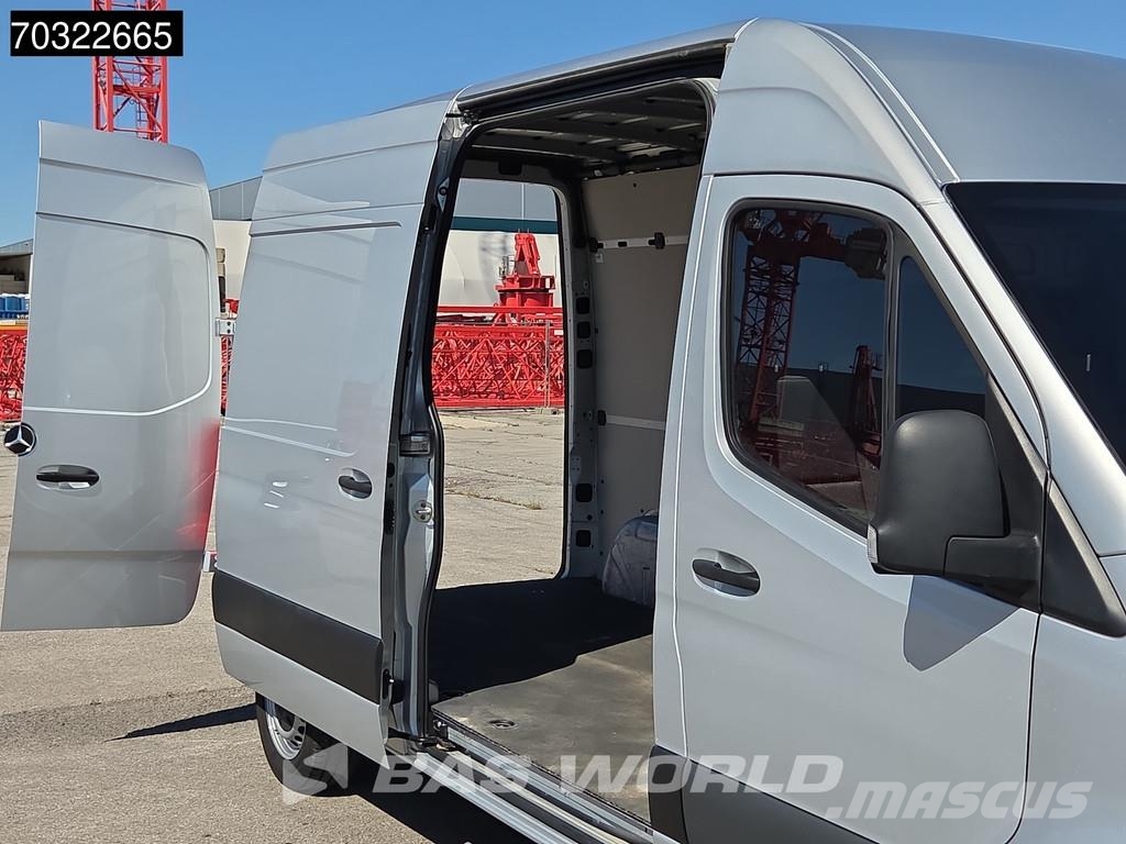 Mercedes-Benz Sprinter 215 CDI Automatik 150PS L2H2 Klima Kamera Pakettiautot