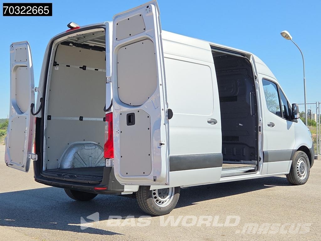 Mercedes-Benz Sprinter 215 CDI Automatik 150PS L2H2 Klima Kamera Panel vans