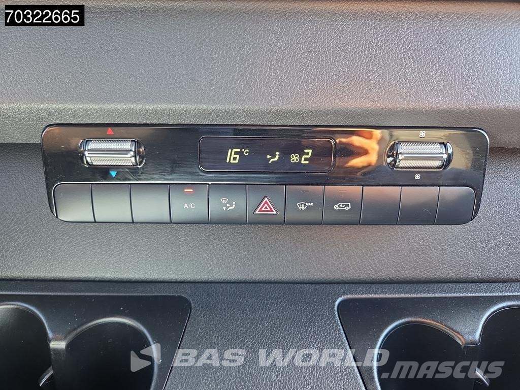 Mercedes-Benz Sprinter 215 CDI Automatik 150PS L2H2 Klima Kamera Panel vans