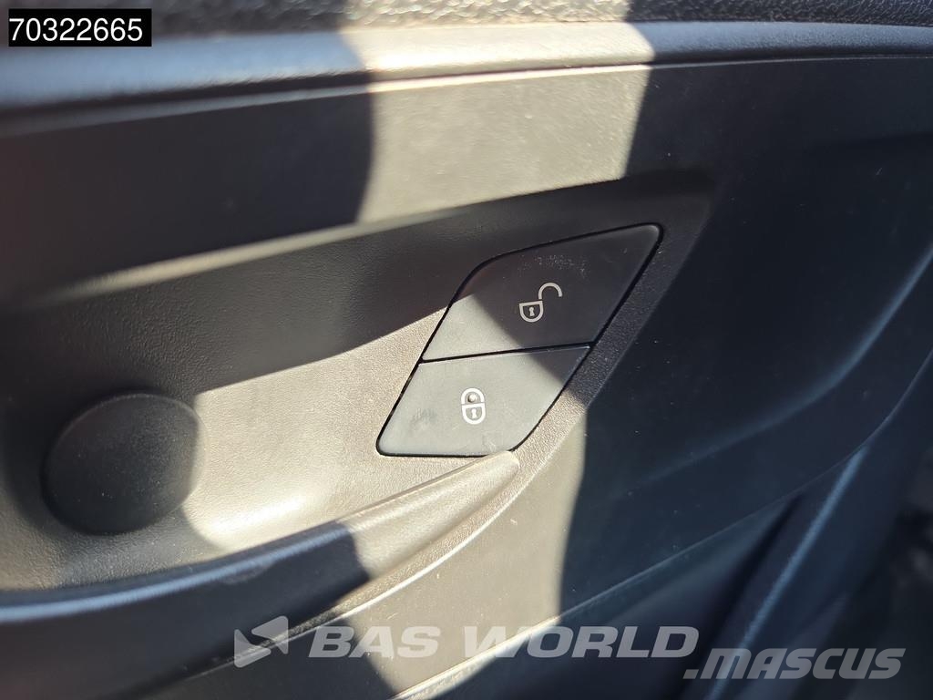 Mercedes-Benz Sprinter 215 CDI Automatik 150PS L2H2 Klima Kamera Panel vans