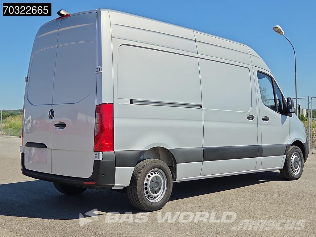 Mercedes-Benz Sprinter 215 CDI Automatik 150PS L2H2 Klima Kamera Pakettiautot