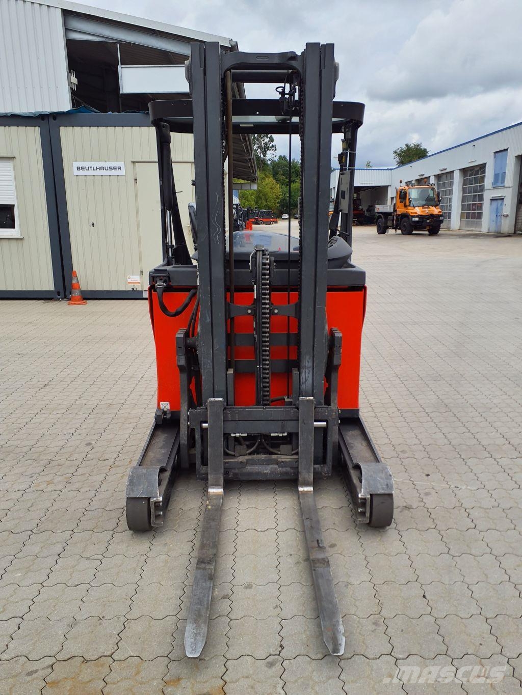 Linde R12B Reachtruck