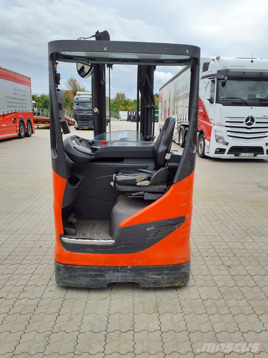 Linde R12B Reach truck - depo içi istif araçları