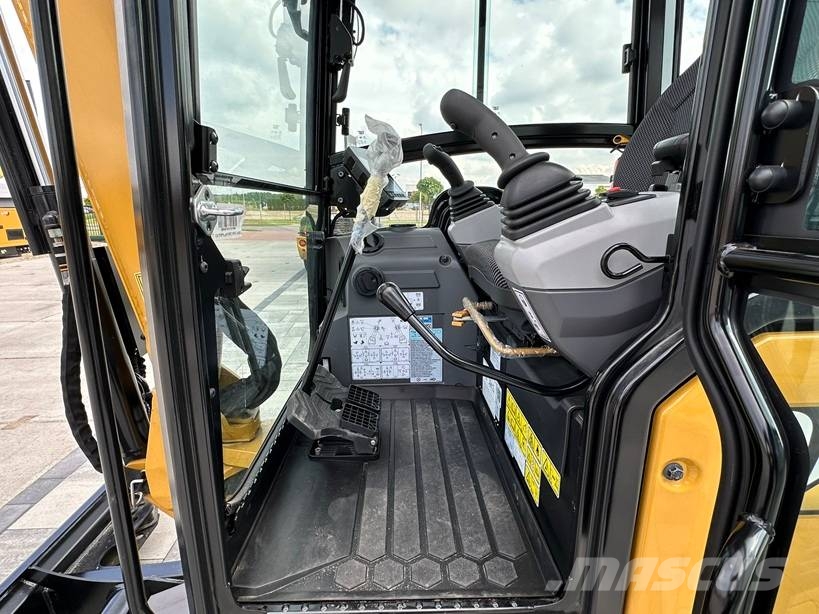 CAT 302.7 CR Mini excavadoras < 7t