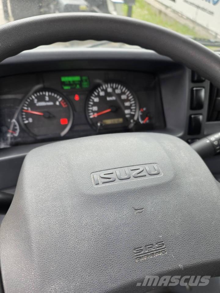 Isoli PNT 200 H المنصات الهوائية المثبتة على شاحنة