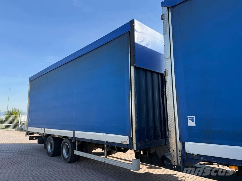 OMAR 20W82P Pritsche 8.20m mit Plane Plataforma plana/laterales abatibles