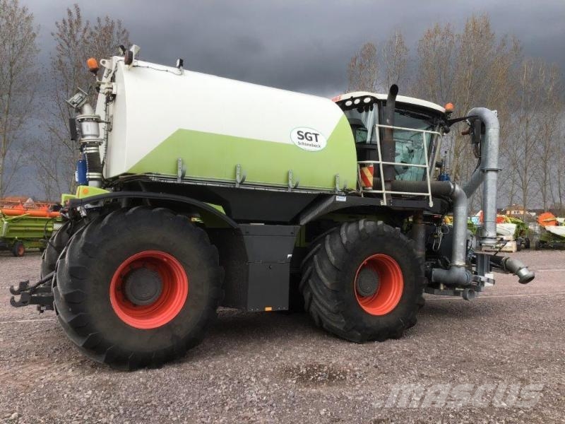 CLAAS XERION 3800 SADDLE TRAC Трактори
