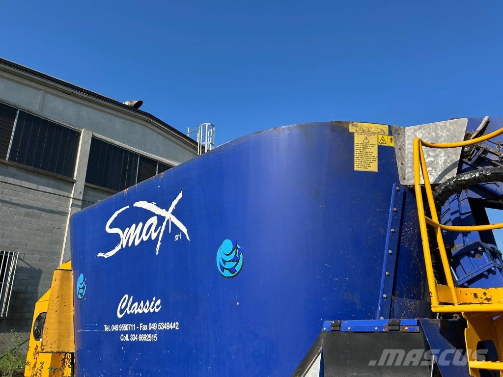 Smax Classic 240 Pašarų maišytuvai-dalytuvai