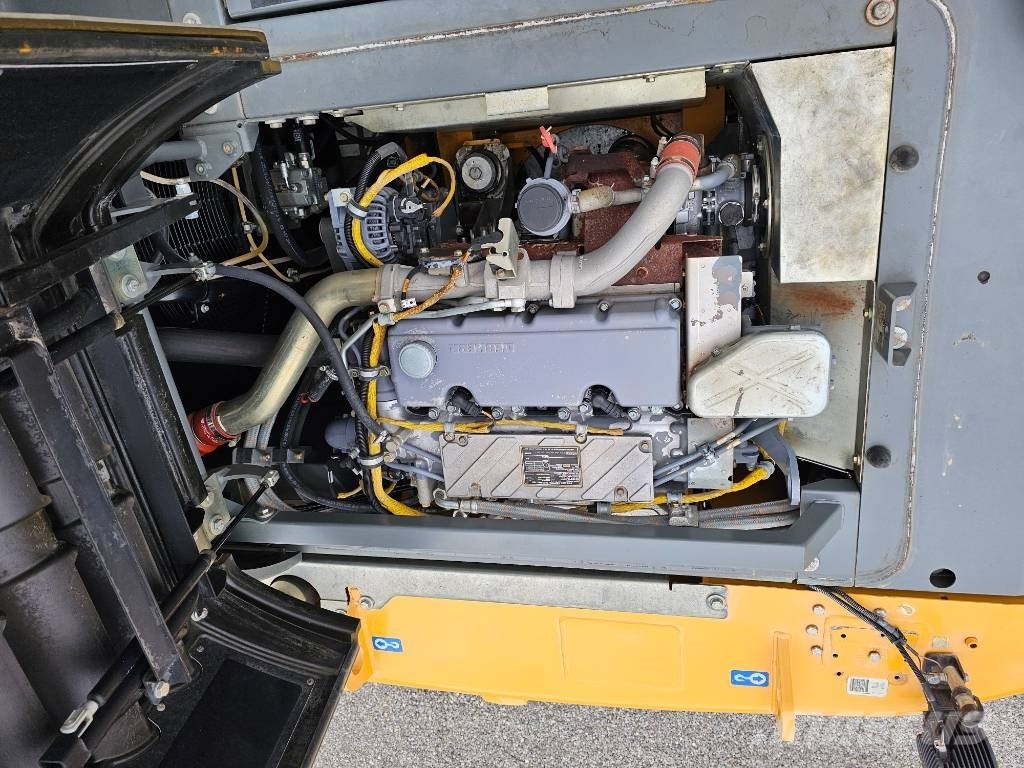 Liebherr R 922 Vikšriniai ekskavatoriai