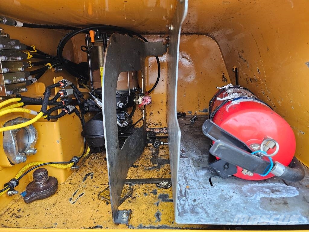 Liebherr R 922 Vikšriniai ekskavatoriai