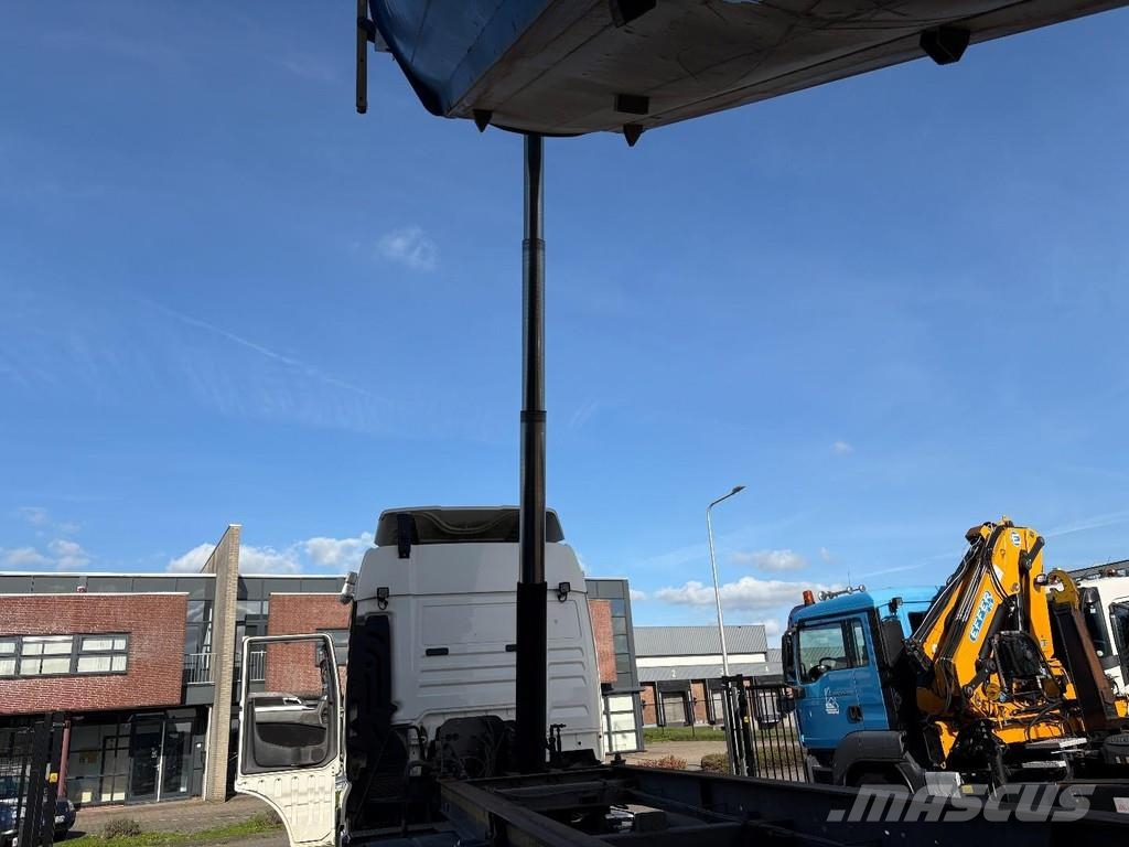MOL - + 3X SAF AXLE + LIFT AXLE + STEERING AXLE + TIPP Kippers