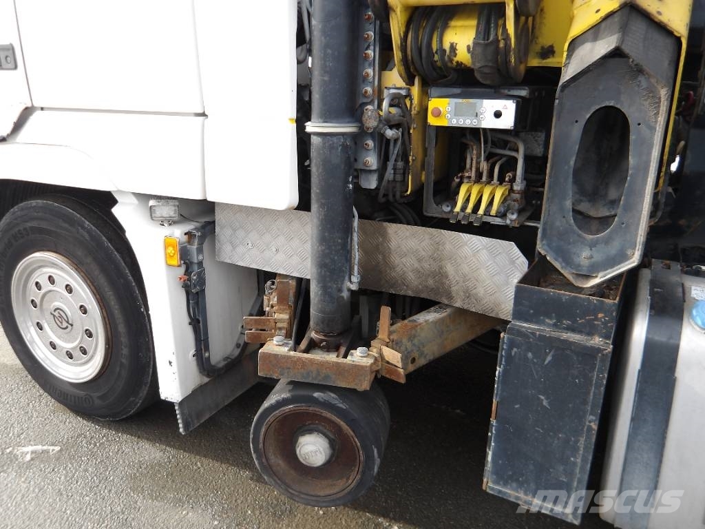 Volvo FH 13 6x2 Vlakke laadvloer met kraan