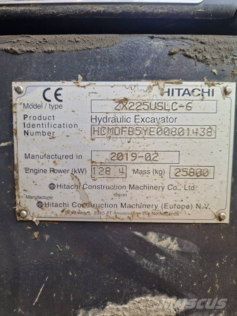 Hitachi ZX 225 US LC-6 Pelle sur chenilles