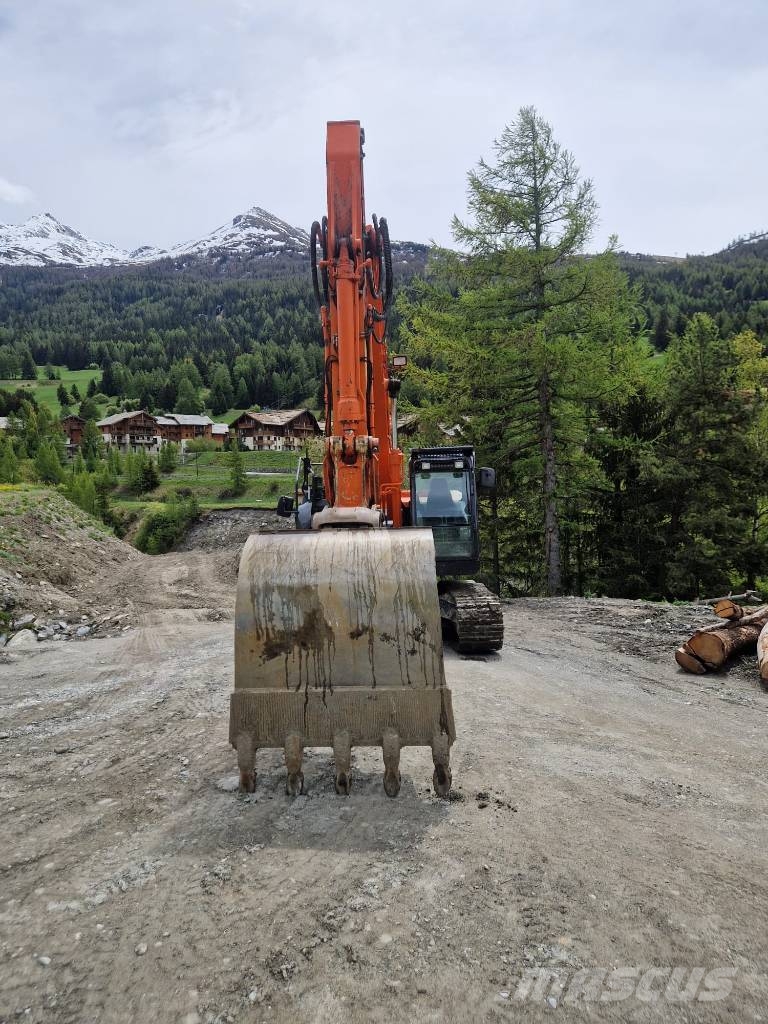Hitachi ZX 225 US LC-6 Pelle sur chenilles