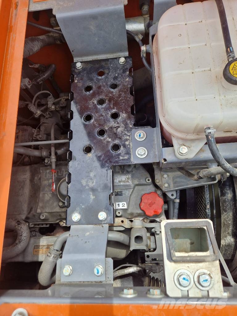 Hitachi ZX 225 US LC-6 Pelle sur chenilles