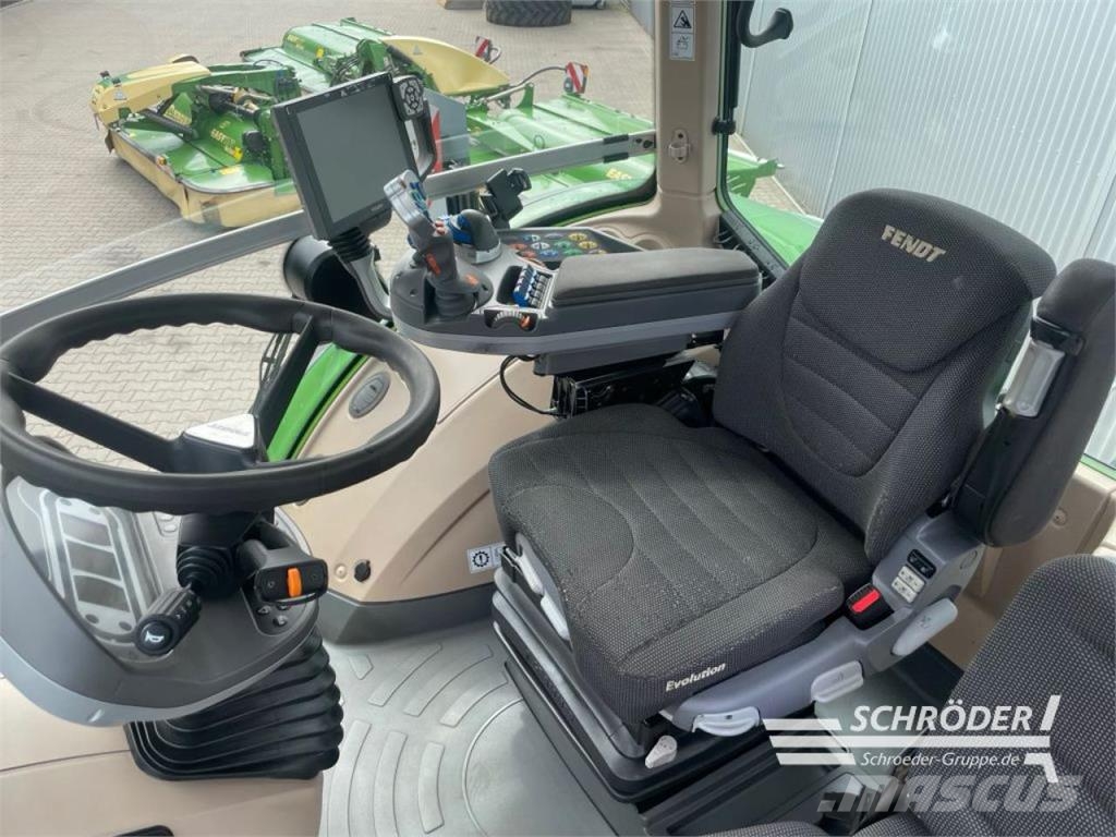 Fendt 1050 VARIO S4 PROFI PLUS Traktori