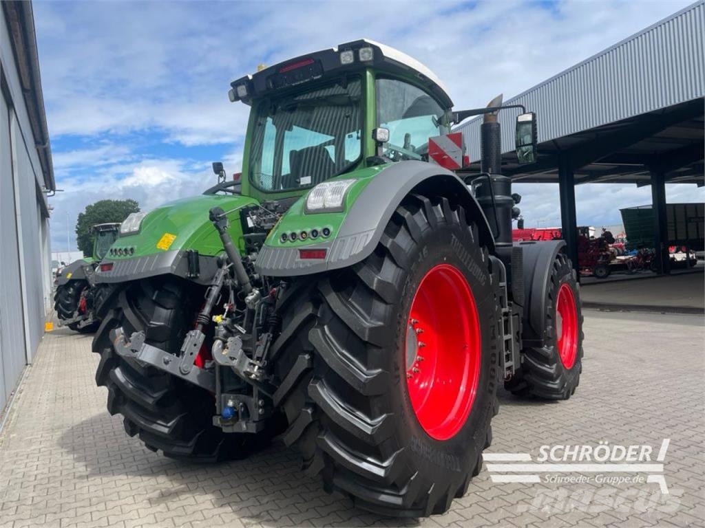 Fendt 1050 VARIO S4 PROFI PLUS Traktori