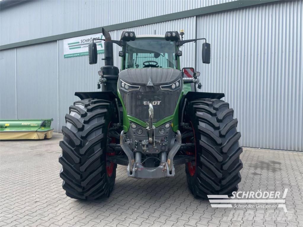 Fendt 1050 VARIO S4 PROFI PLUS Traktori