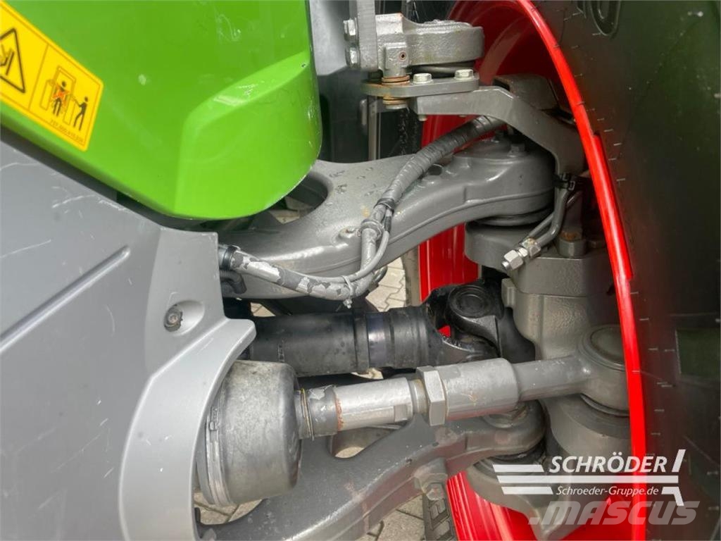 Fendt 1050 VARIO S4 PROFI PLUS Traktori