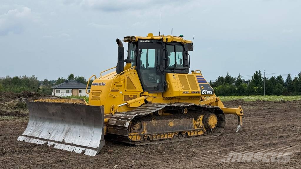 Komatsu D 61 PXi-24 بلدوزرات مجنزرة