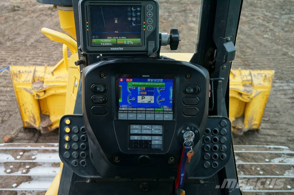 Komatsu D 61 PXi-24 بلدوزرات مجنزرة