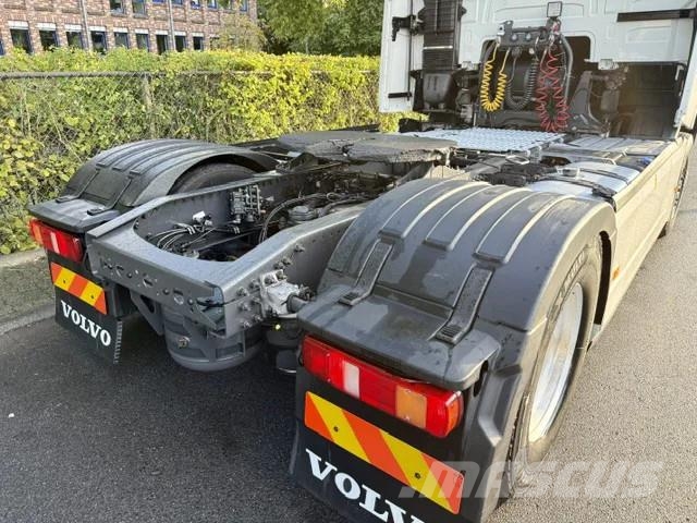 Volvo FH 500 Globetrotter / 2 x Tank / Euro6 Tractor Units