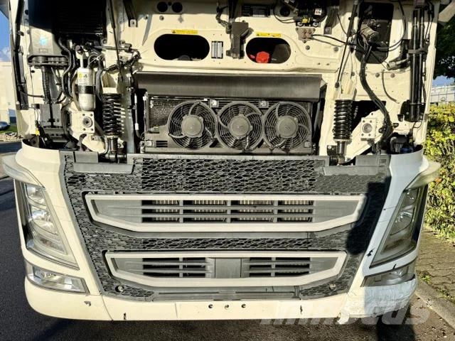 Volvo FH 500 Globetrotter / 2 x Tank / Euro6 Vlačilci