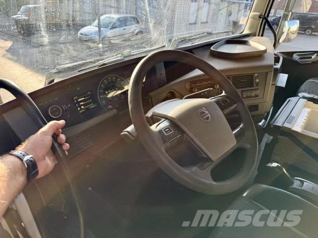 Volvo FH 500 Globetrotter / 2 x Tank / Euro6 Tractor Units