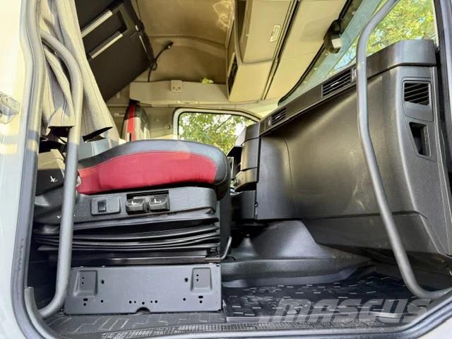 Volvo FH 500 Globetrotter / 2 x Tank / Euro6 Vlačilci