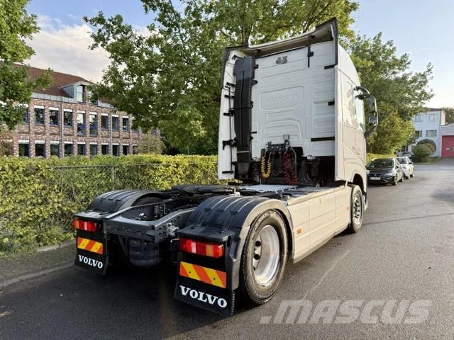 Volvo FH 500 Globetrotter / 2 x Tank / Euro6 Tractor Units