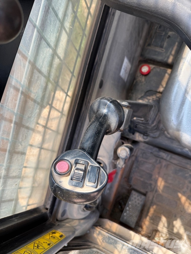 CASE SR 175 Skid steer mini nakladalci