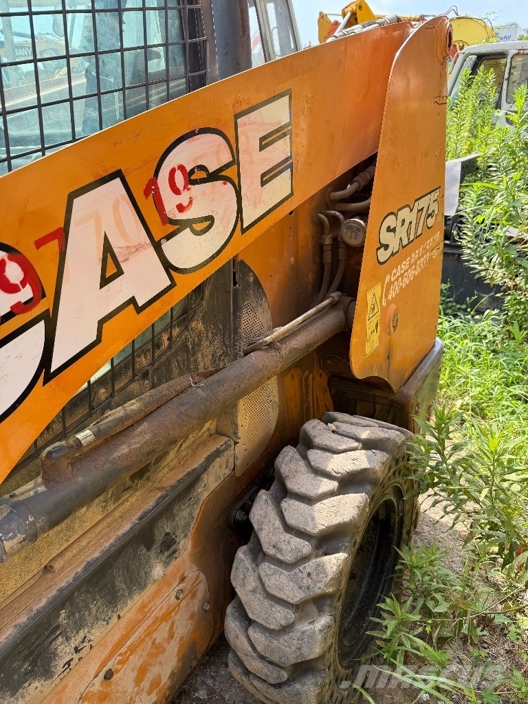 CASE SR 175 Skid steer mini nakladalci