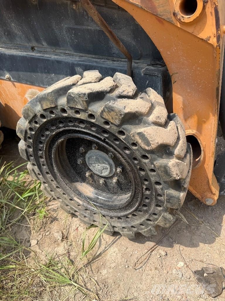 CASE SR 175 Skid steer mini nakladalci