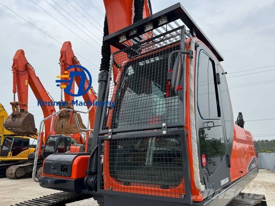 Doosan DX 340 Bagri goseničarji
