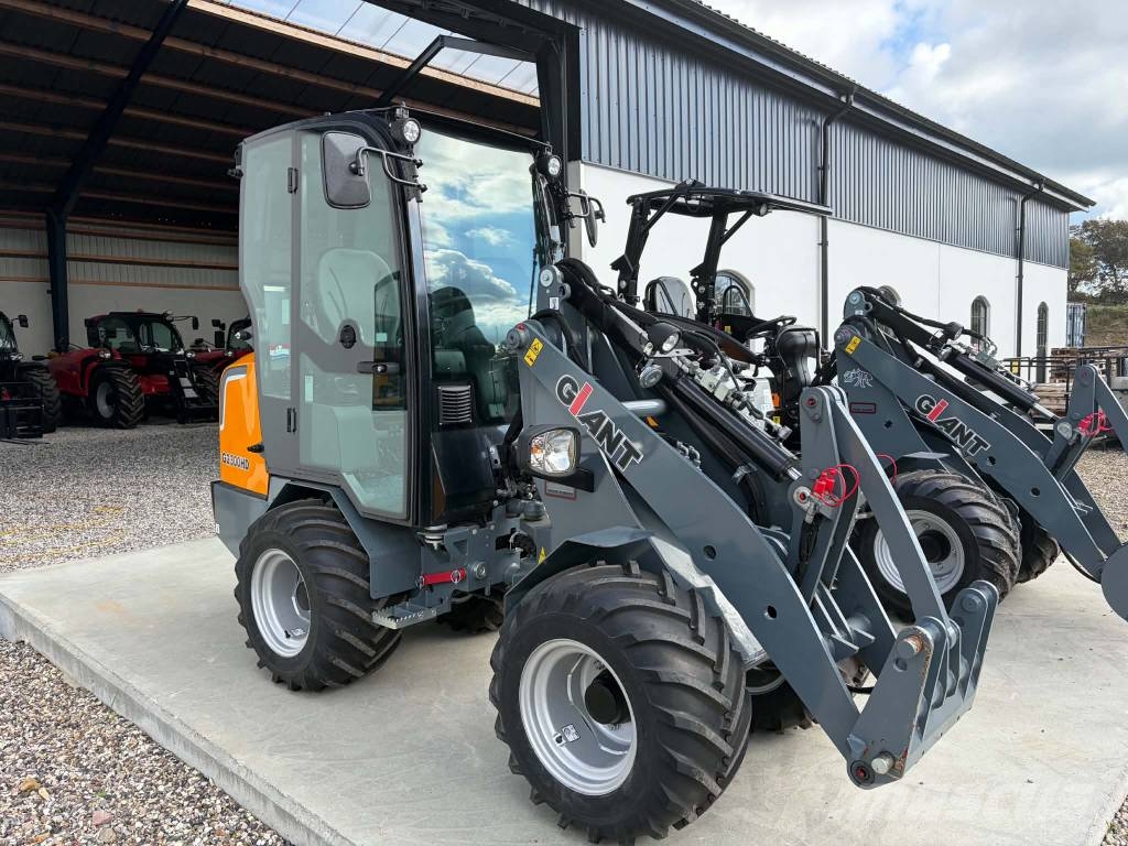 GiANT G 2300 HD Mini loaders