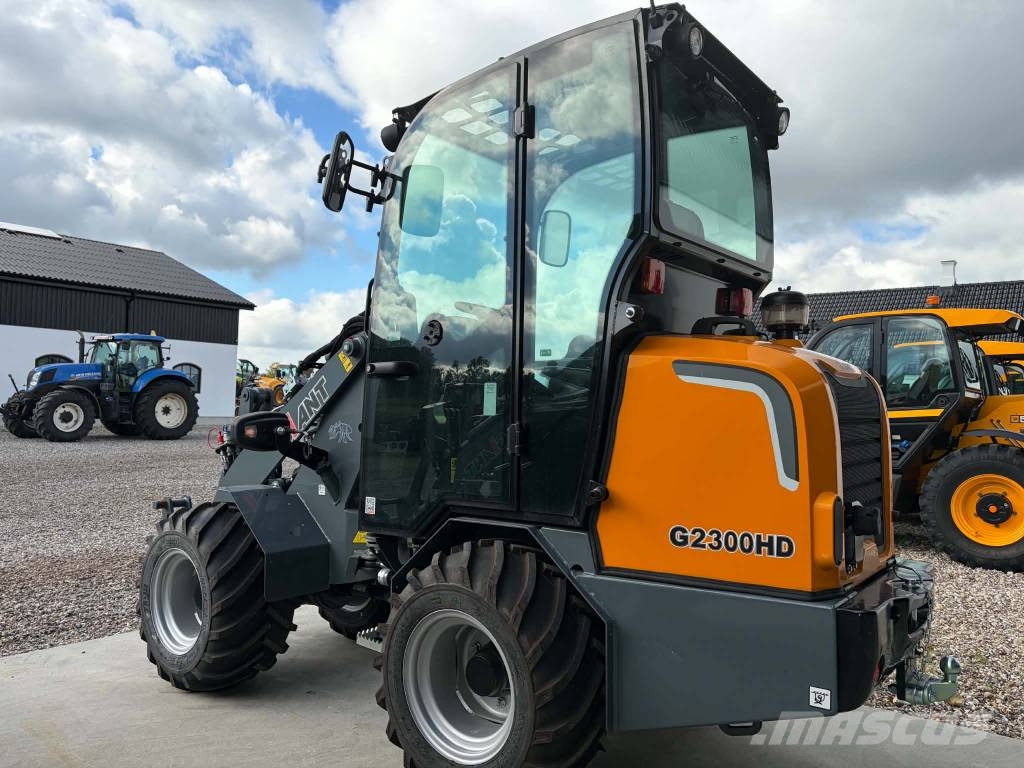 GiANT G 2300 HD Mini loaders